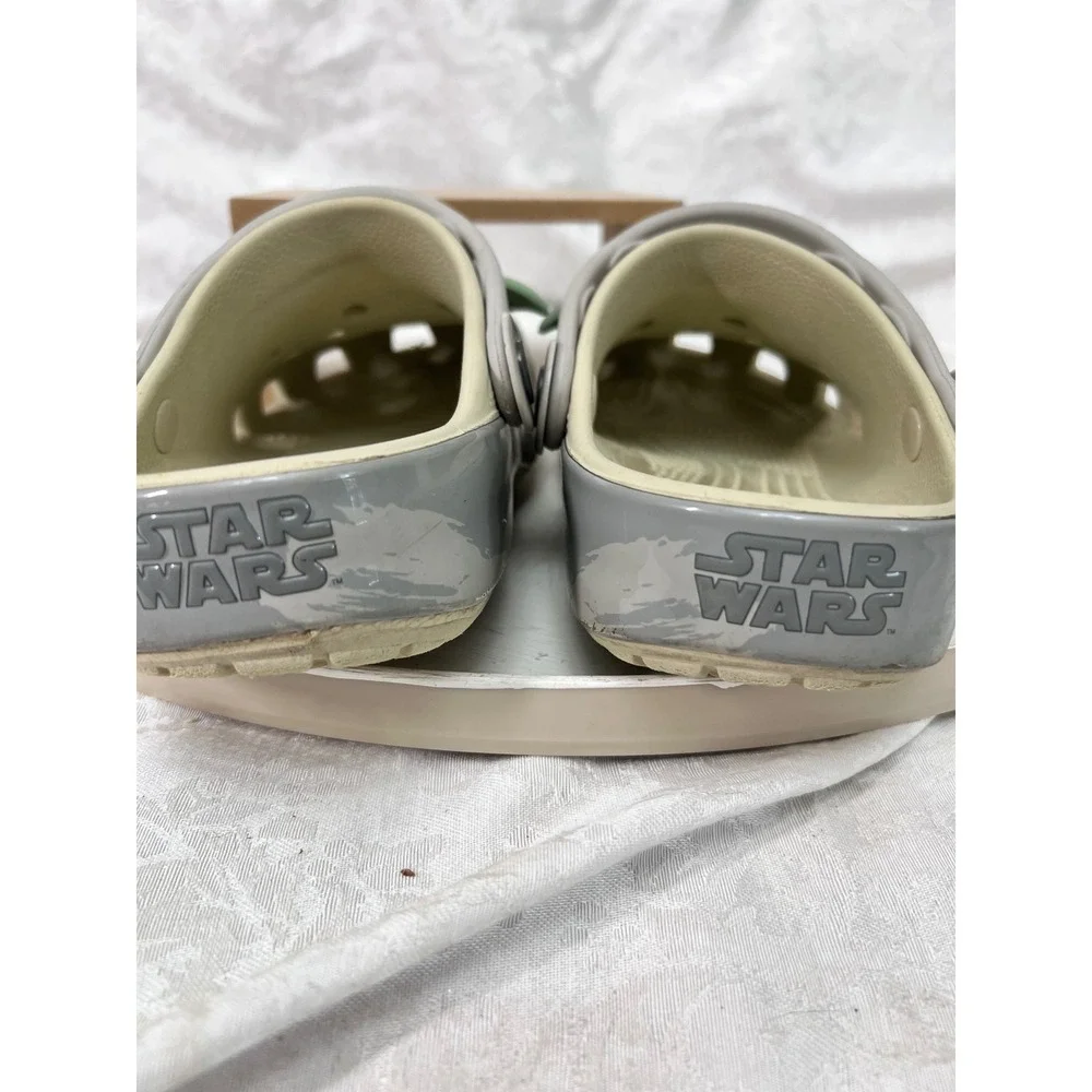 Crocs Kids Star Wars The Mandalorian Grogu Clogs Grey J2 Baby Yoda Jibbitz